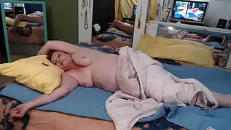 934a Woke up with my tiny then sat on him!! from giantess DawnSkye1962
