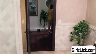 Kendra Spade and Gia Derza love licking their wet pussy in the bathroom