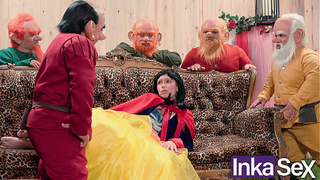 Snow White gets lost in the forest and is drilled by the 7 dwarfs.