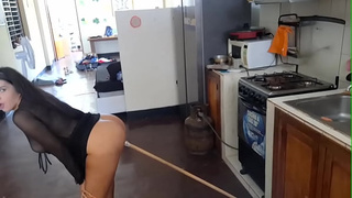 LEAKED TAPE - Famous Mexican influencer masturbating in the kitchen with a broomstick