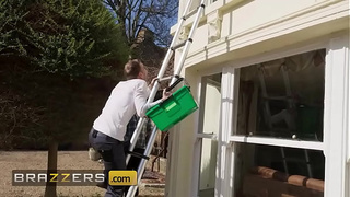 BRAZZERS - Sweet Homeowner Kayla Slutty Trades Her Cash Tip For A Double Dicking From Window Washers