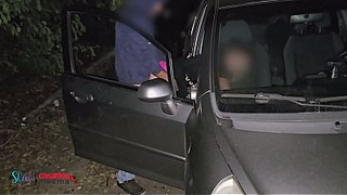 Dogging with Mrs. Moema and three strangers in the middle of the street, the last 1 gave me milk in my mouth.