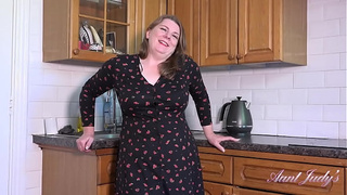 AuntJudys - Cookin' in the Kitchen with 50yo Voluptuous BIG BODIED WOMAN Rachel