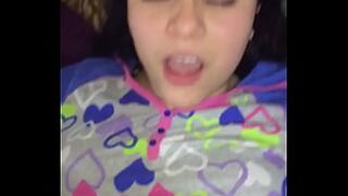 Me cojo a jovencita en pijama tremenda putita rica