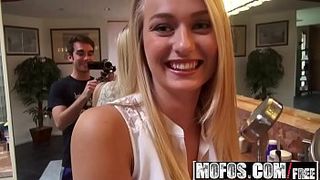 Mofos - I Know That Lady - Late for a oral sex starring Natalia Starr