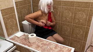 I approached old milf when she was sitting on the toilet and persuaded her to show titties and anal sex
